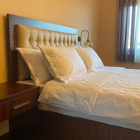 Hotel Kolonja'S Дебар Экстерьер фото