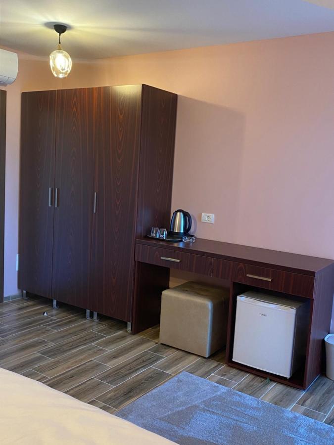 Hotel Kolonja'S Дебар Экстерьер фото