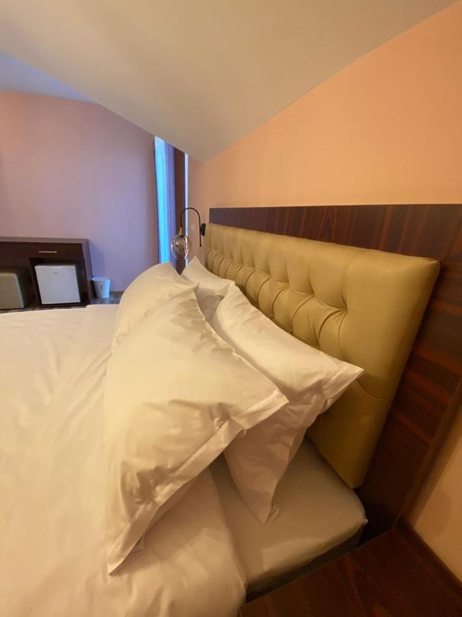 Hotel Kolonja'S Дебар Экстерьер фото